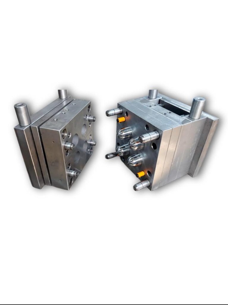 قالب تزریق پلاستیک درب مام برای شرکت شکوفا منش